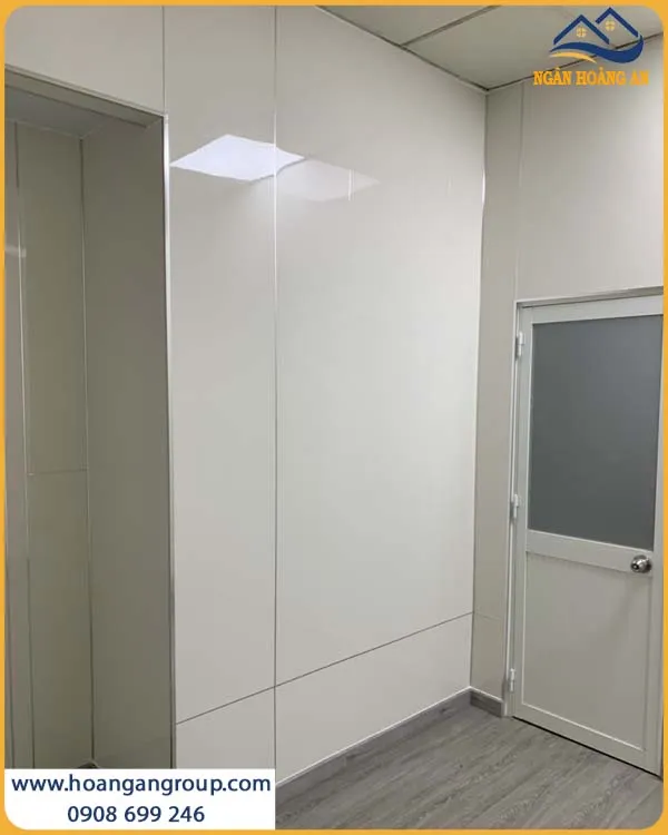 Thi Công Tấm PVC Trắng Trơn Kosmos Màu Sắc Ấn Tượng Cho Phòng Ngủ